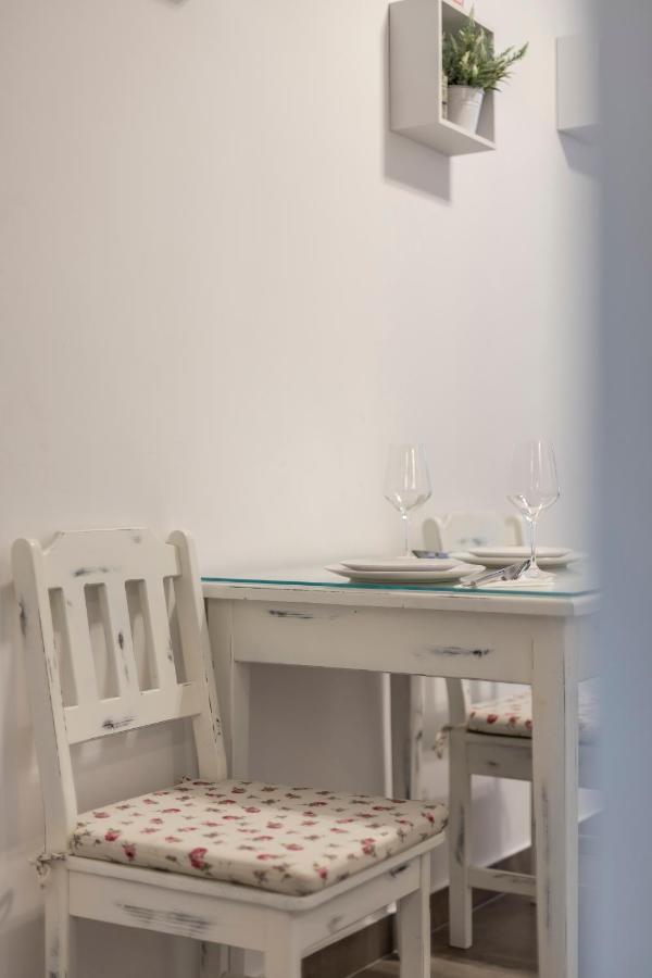 Studio Apartments Insula Split Bagian luar foto