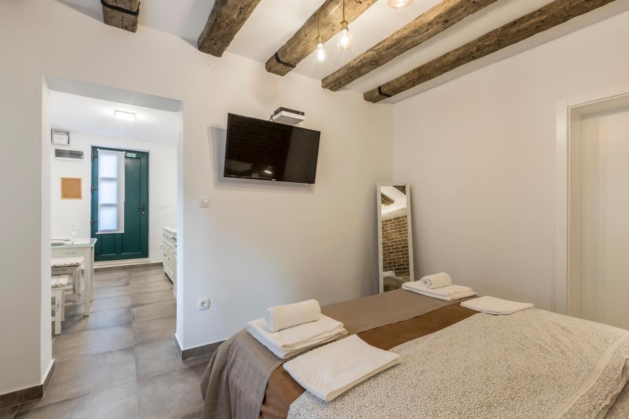 Studio Apartments Insula Split Bagian luar foto