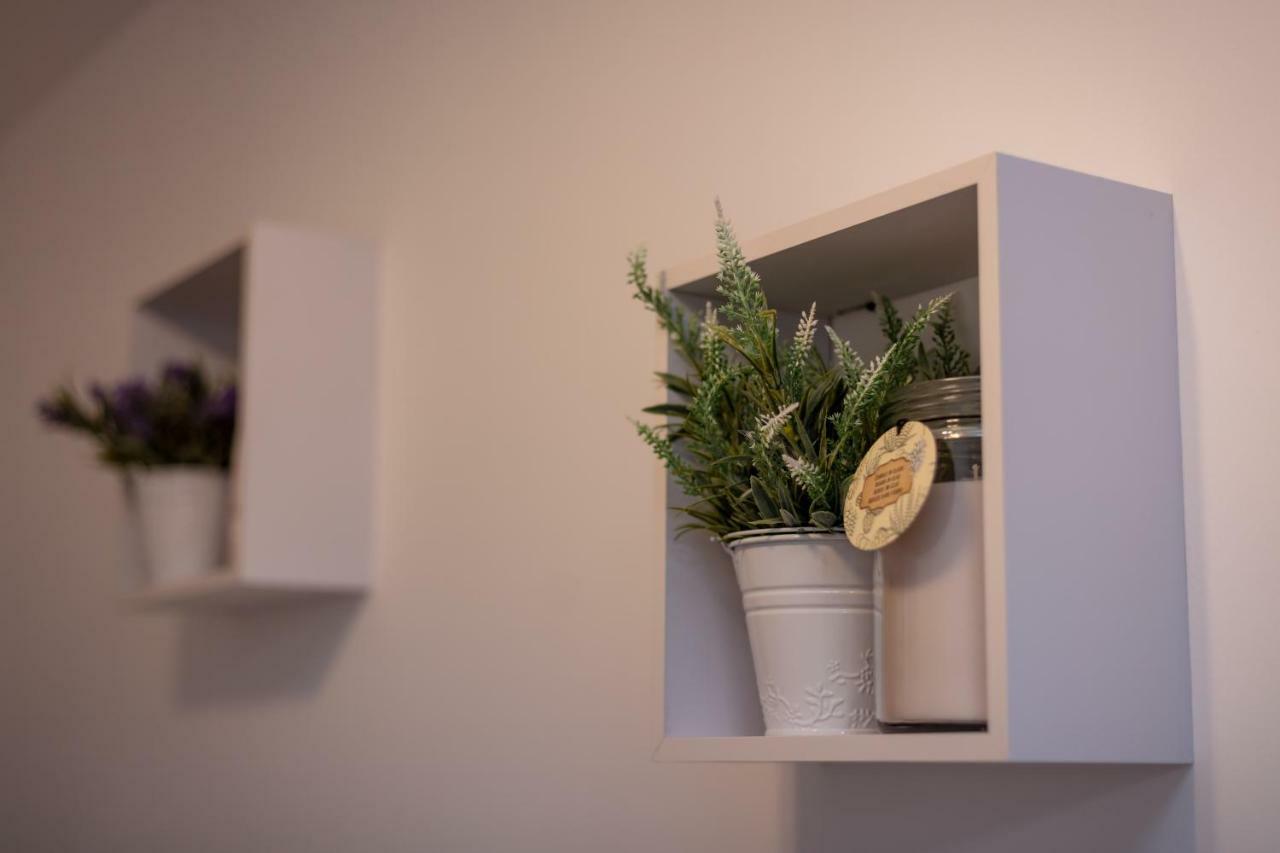 Studio Apartments Insula Split Bagian luar foto