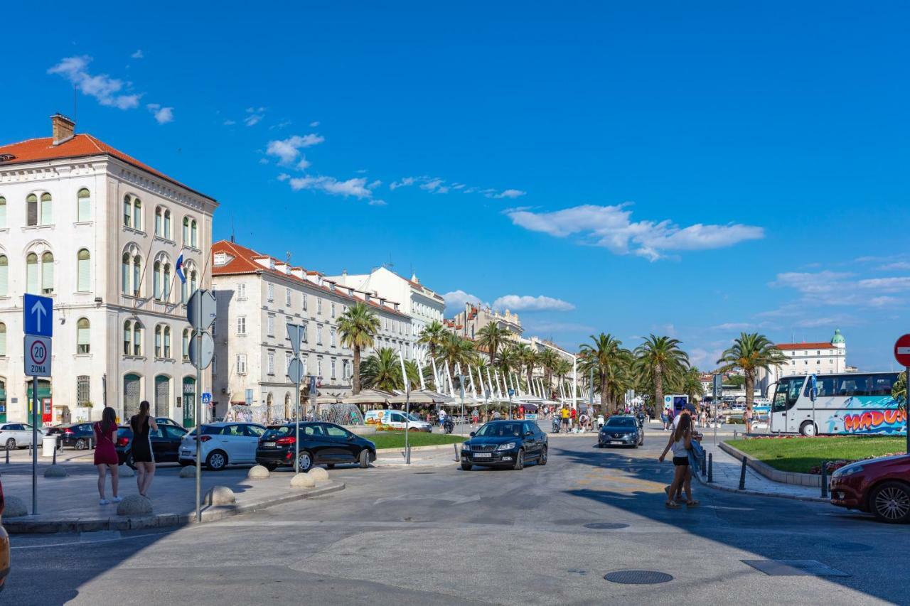 Studio Apartments Insula Split Bagian luar foto