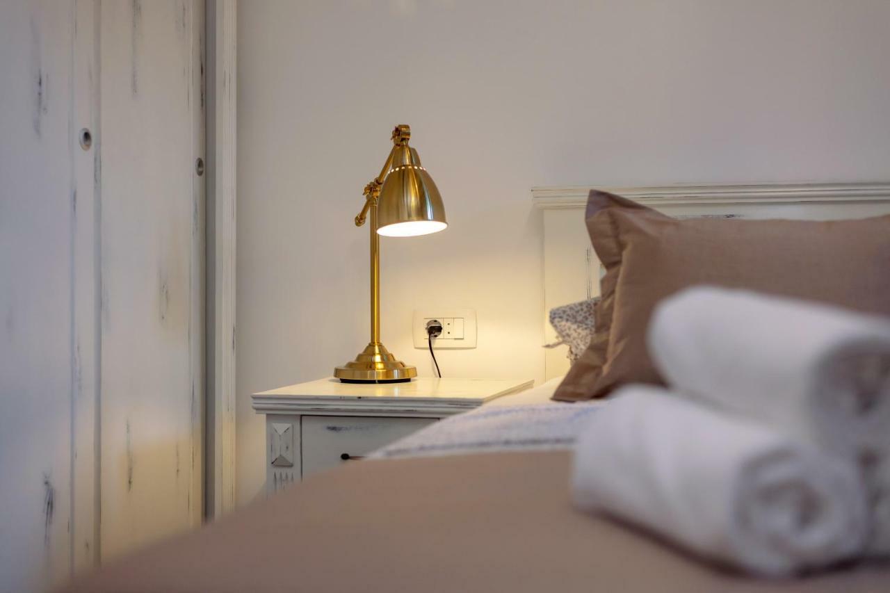 Studio Apartments Insula Split Bagian luar foto